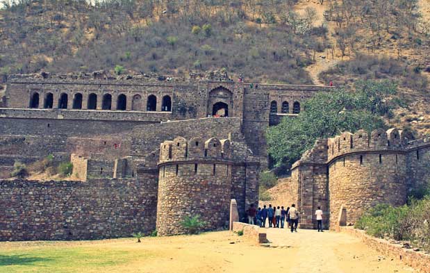 Abandoned cities around the world Bhangarh, Rajasthan, India